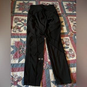 Black lulu size 6 with mesh side panels 27”